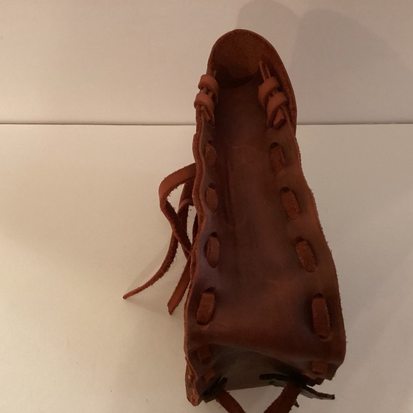 Hand crafted leather bag with fringe - Picture 7 of 13